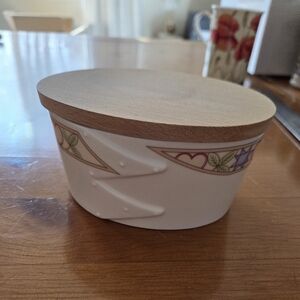 Aynsley Fine Bone China Oval Covered Dish With Wooden  Lid Made In England